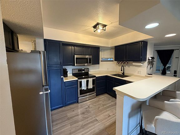 4th image of 11129 Alcott Street #B