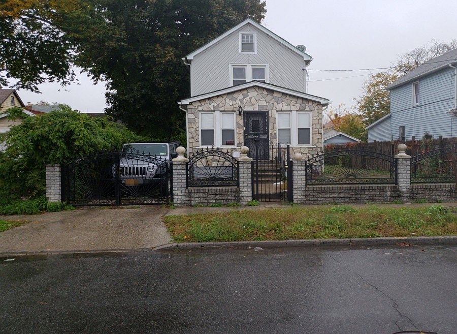 1st image of 12311 Montauk St