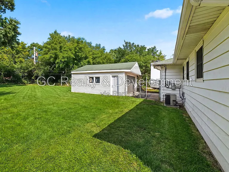 2804 School Dr — Photo 14