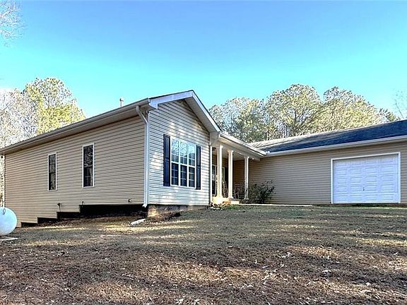 3rd image of 404 Old Brock Rd