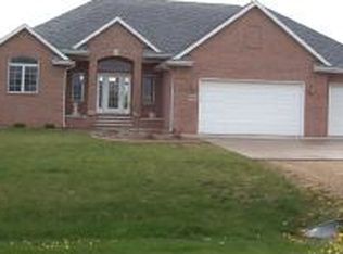 W6955 Hickory Nut Trl, Appleton, WI 54914