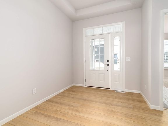 2nd image of 714 Cozy Farm Rd