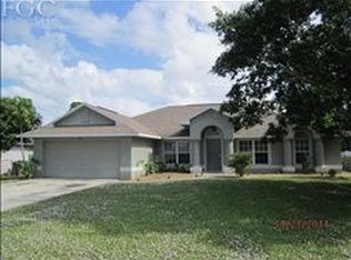 1617 Ottersrest Ln, Cape Coral, FL 33990