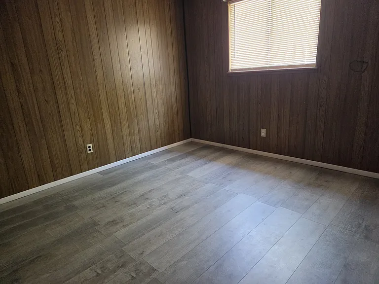 1008 E Logan Ave #3 — Photo 9