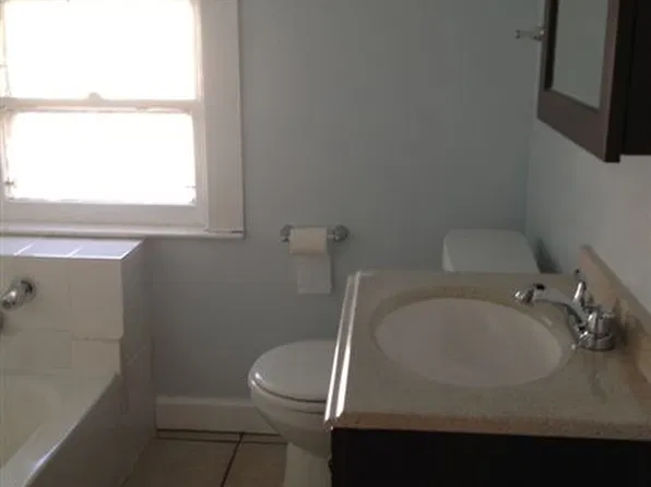 364 Prospect St, Pontiac, MI 48341