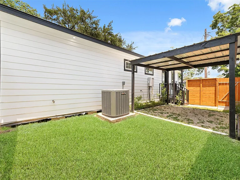 6720 Cathcart Dr — Photo 16