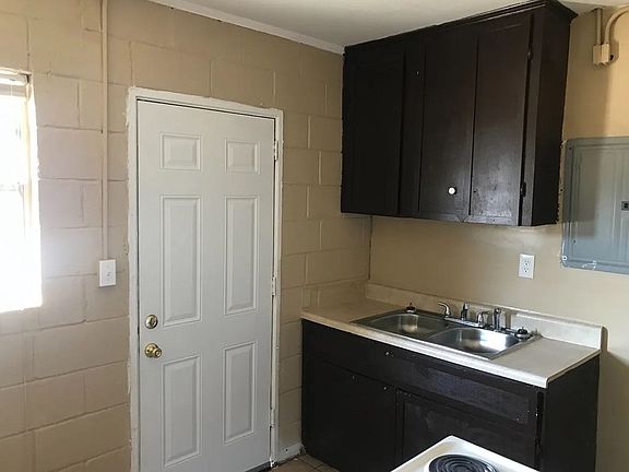 5th image of 3403 Terminal St