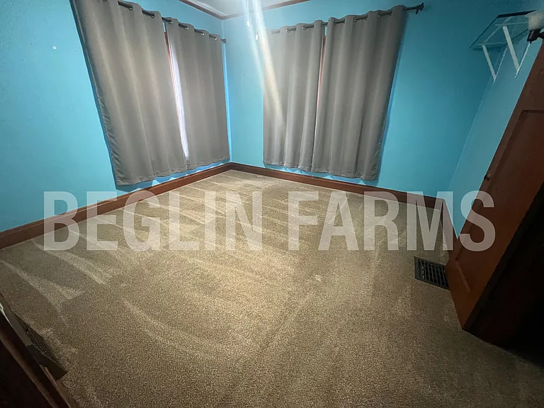 222 SW Logan St — Photo 7