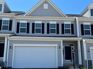 133 Sweetwater Dr, Coraopolis, PA 15108