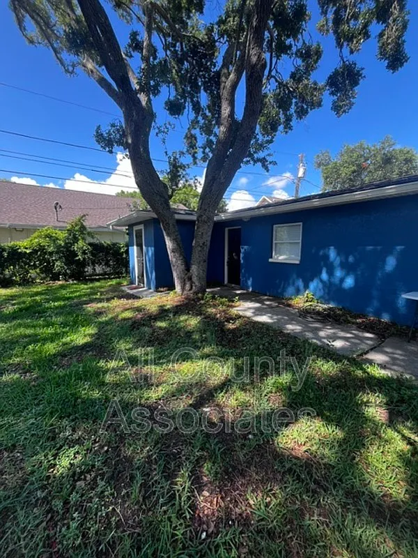 2 bed, 1.5 bath, $1,695 — Photo 2