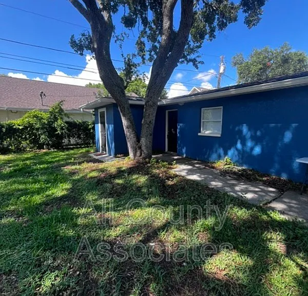 2267 Norman Dr #B — Photo 2