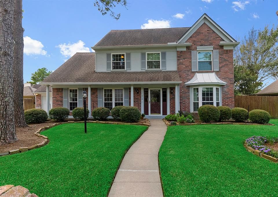 Welcome home to 17019 River Willow Drive. Fantastic curb appeal in this quality Pulte home. Located on a quiet street, just a short walk to the neighborhood park. Low taxes, low HOA and zoned to Klein schools.