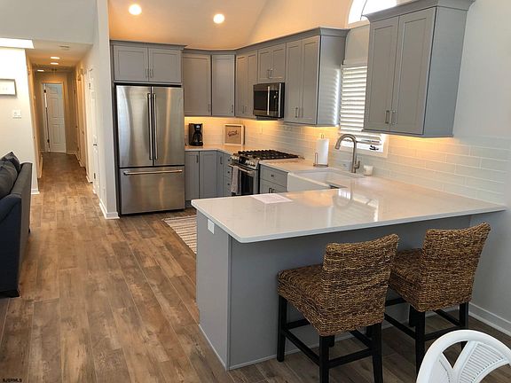 4th image of 3123 Asbury Ave Floor 2