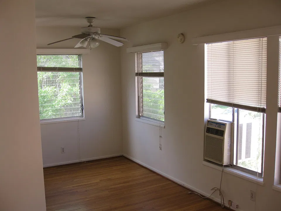 1248 Barry Ave #7
