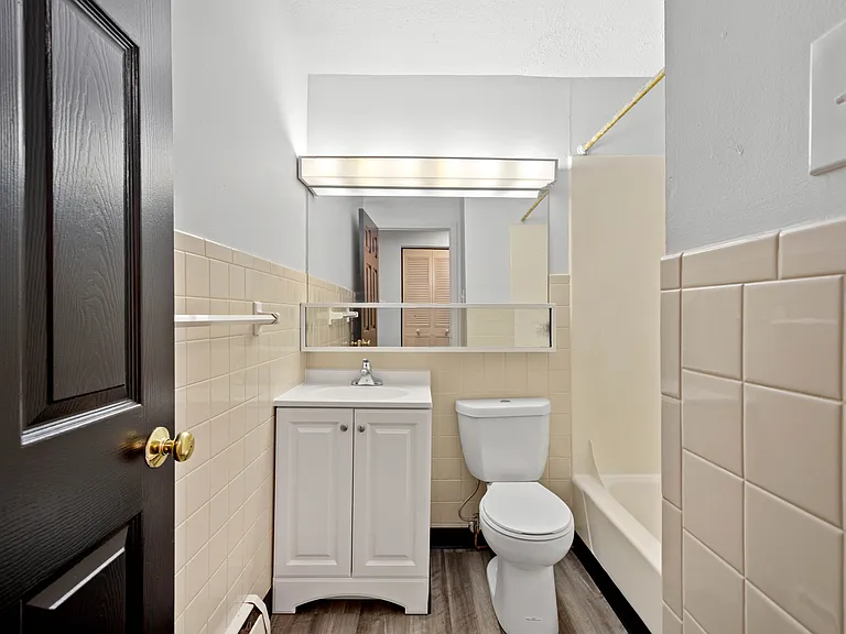 478 4th St #201 — Photo 9