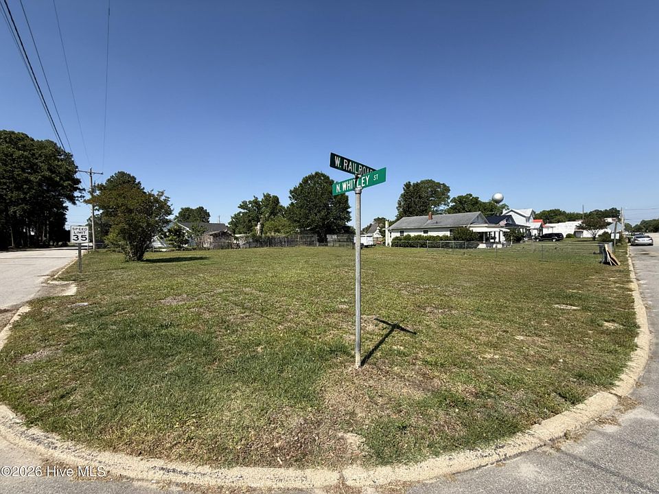 2nd image of 102 Whitley Street