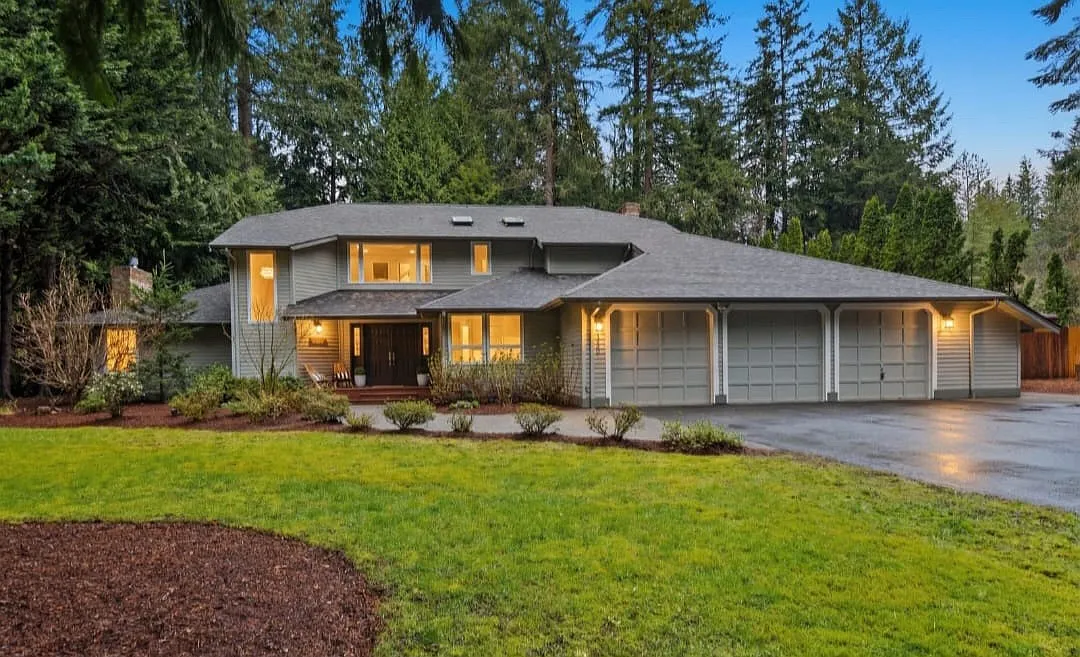 4 bed, 2.5 bath, 3350 sqft, $5,500 — Photo 1