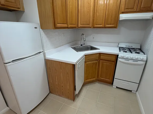 149-35 Northern Boulevard image 4 of 6