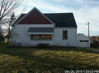 649 2nd St, Hartford, WI 53027