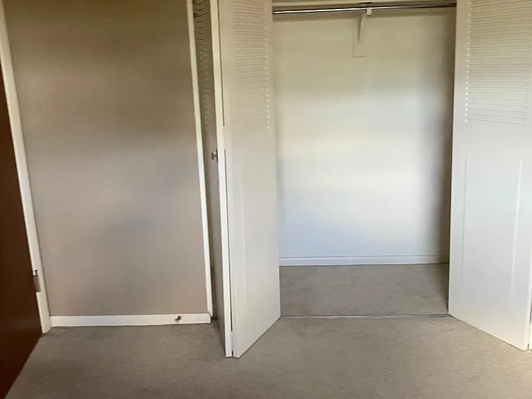 198 Joel Blvd — Photo 3
