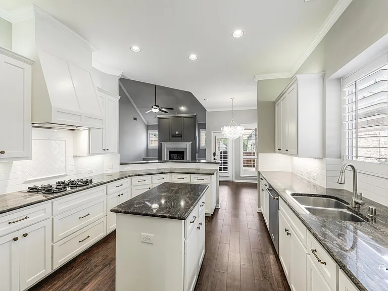 5619 Travis Dr — Photo 12