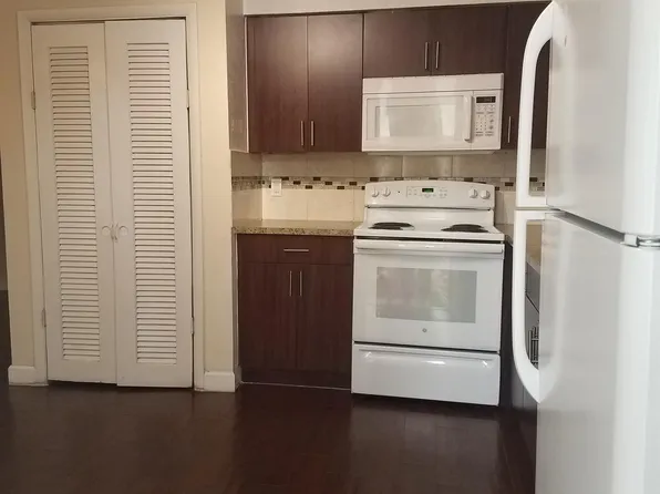 260 NE 38th St, Fort Lauderdale, FL