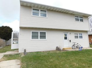 1029 Avenue E, Rochelle, IL 61068