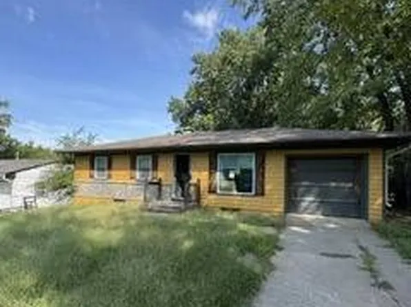 8958 E 54th St, Raytown, MO 64133
