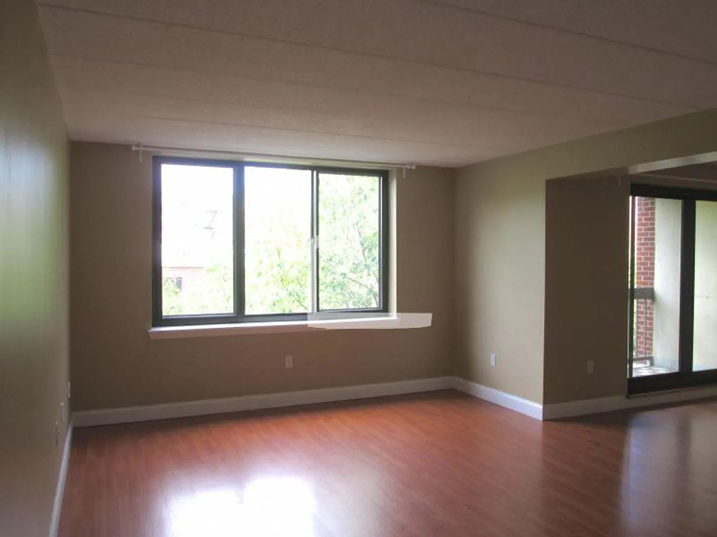 2BR with Pool & Central Air | Steps to the B Line — Photo 3