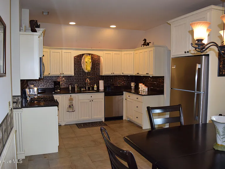 245 Blue Valley Rd — Photo 9