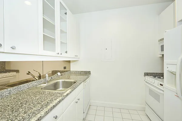 Rented by Brown Harris Stevens | media 4