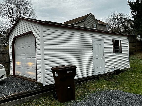 3rd image of 38 Pearce Ave