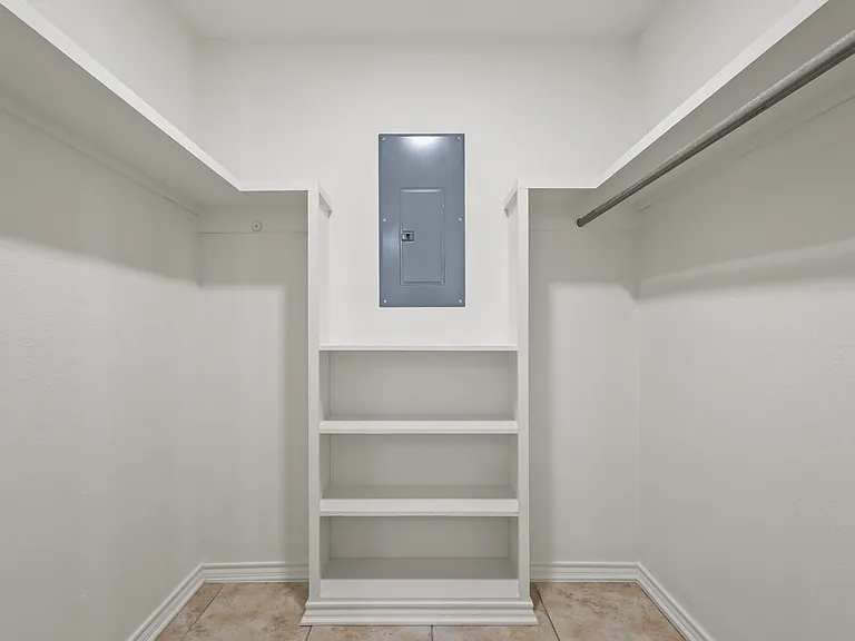 170 N Meadowbrook Dr — Photo 29