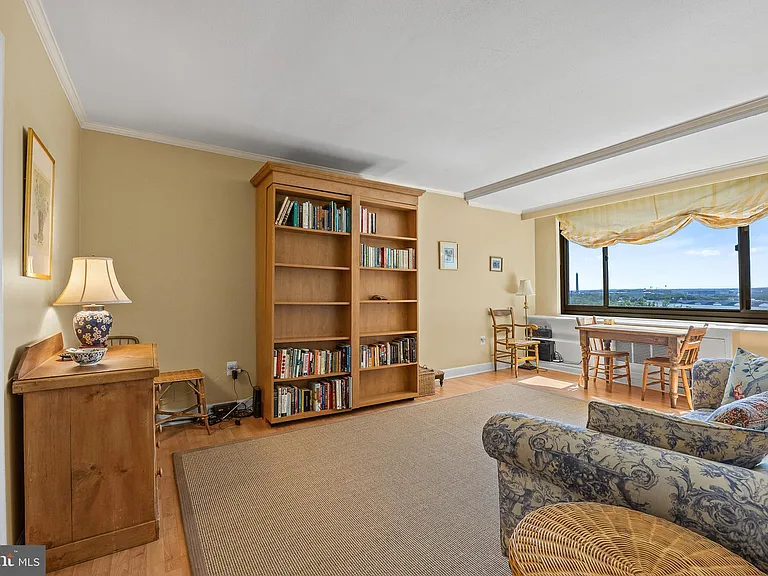1021 Arlington Blvd #824 — Photo 4