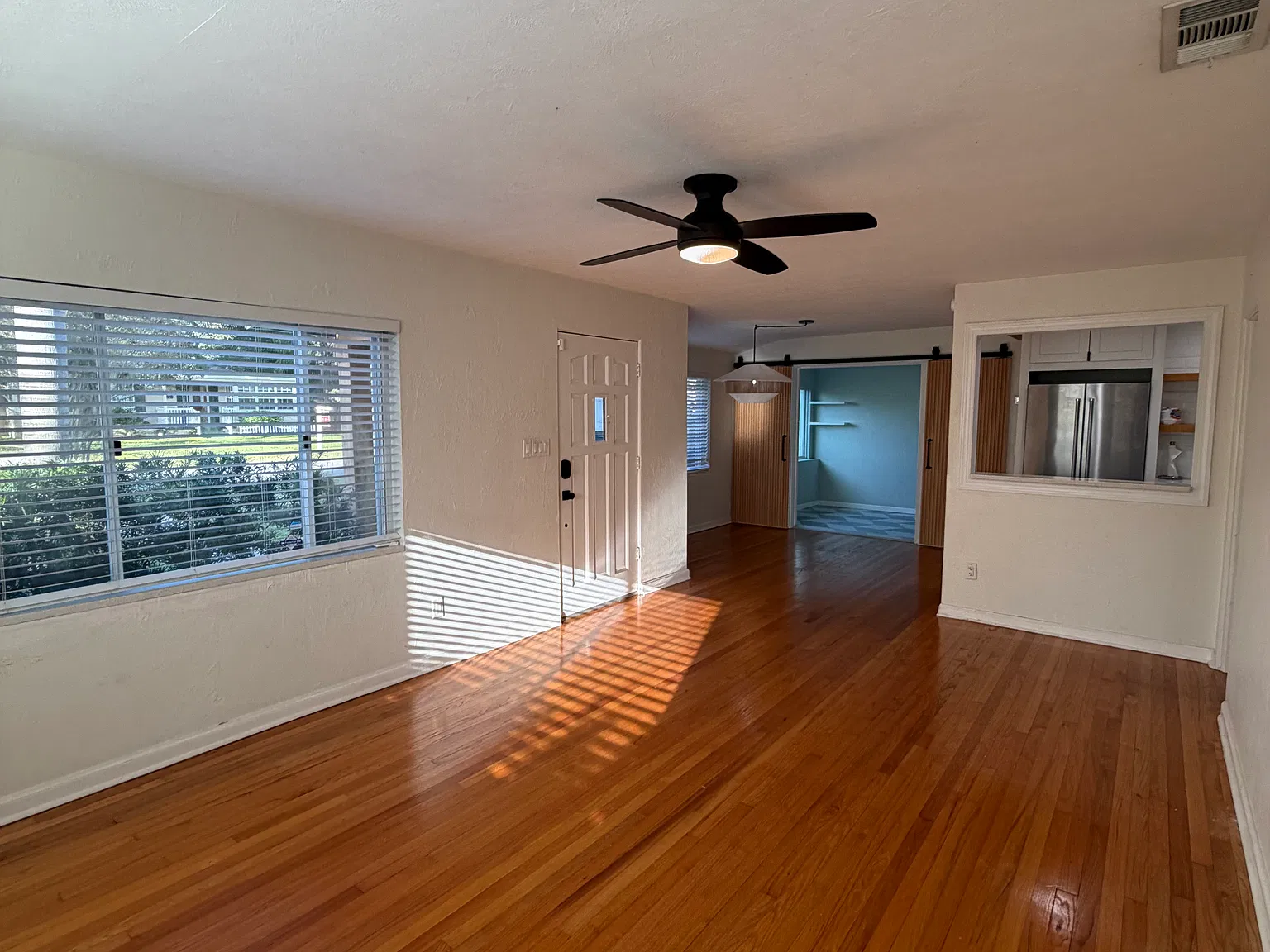 3 bed, 1339 sqft, $3,400 — Photo 4
