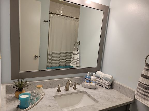 5th image of 900 Gulf Shore Dr #4-2