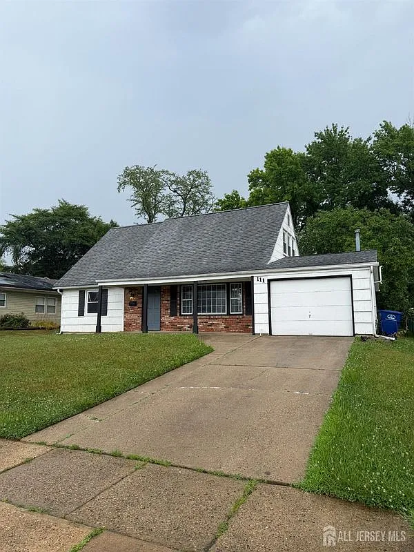 4 bed, 2.0 bath, 1573 sqft, $3,100 — Photo 1