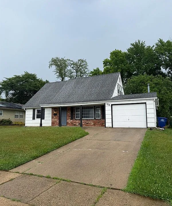 111 Edge Ln