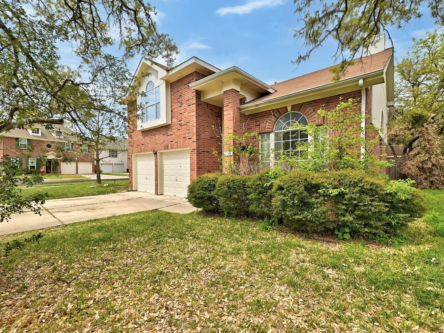 4 bed, 2.5 bath, 2364 sqft, $2,700 — Photo 1
