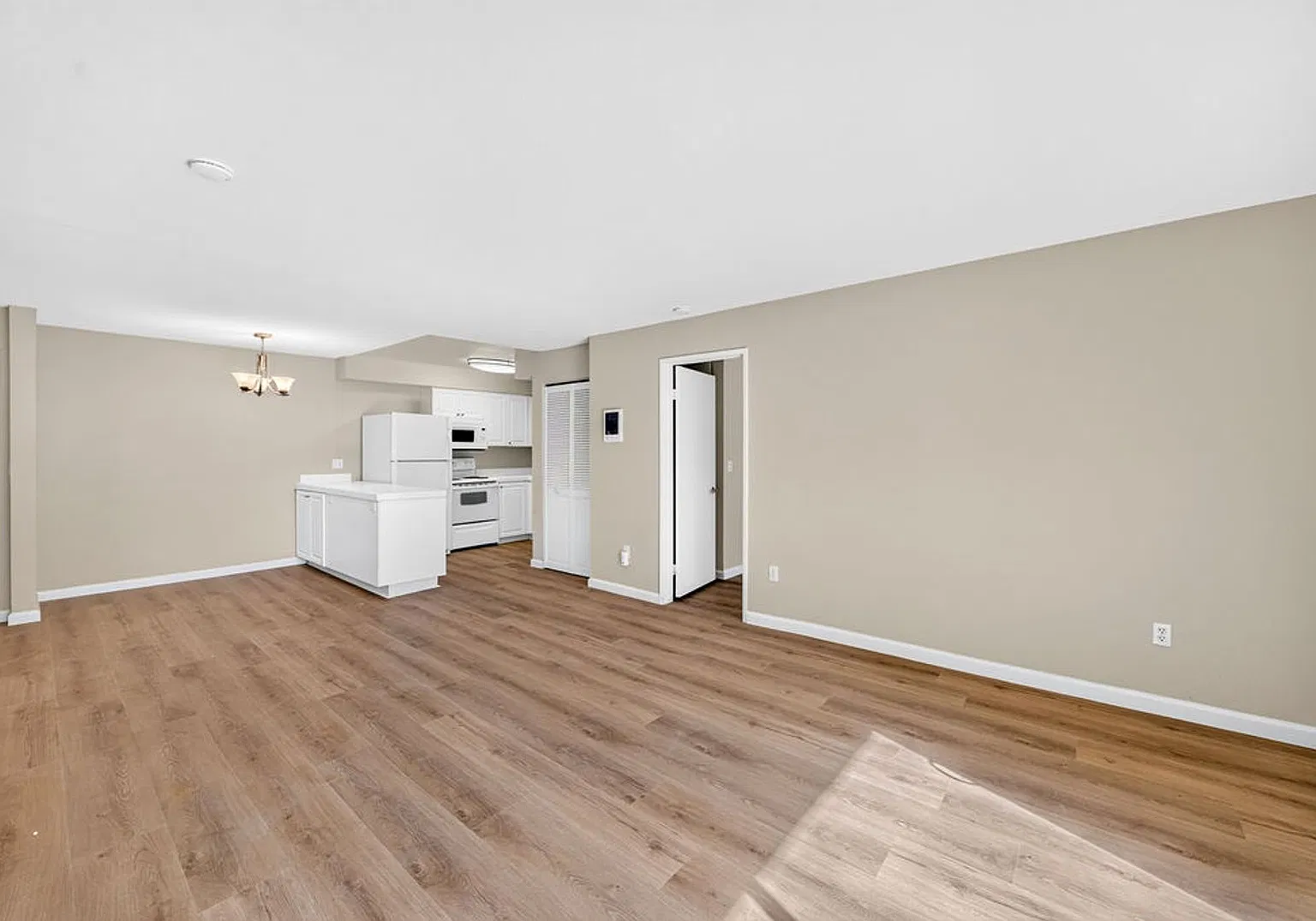 6955 Alvarado Rd — Photo 3