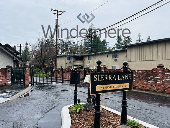 3rd image of 433 Sierra Ln