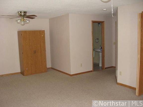 4th image of 41002 Fahrion Ave