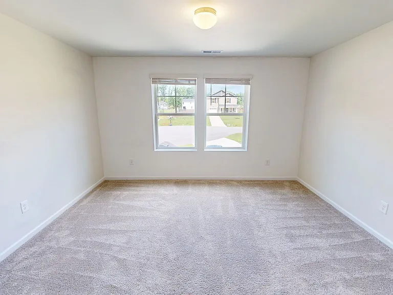 517 Phoenix Ln — Photo 14