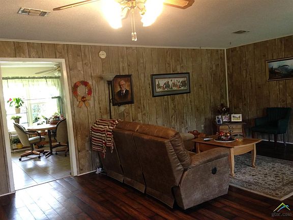 3rd image of 308 E Georgia Pacific Dr