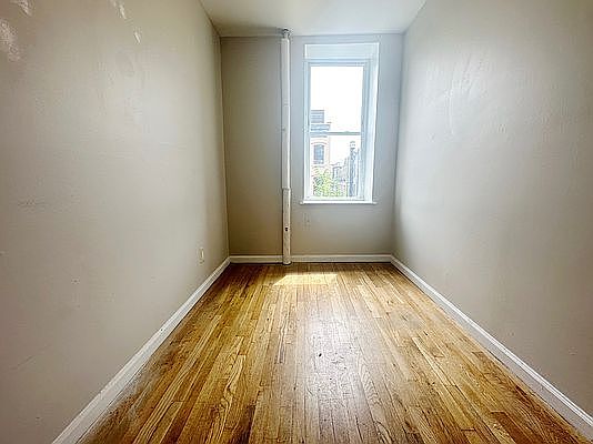 3rd image of 415 E 12th St APT 8