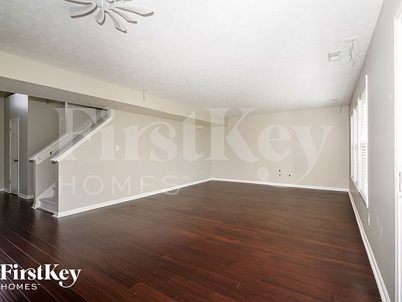 3rd image of 3103 Stillcrest Ln
