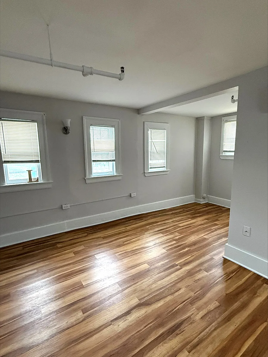 Building Photo - 139 Troup St #1A