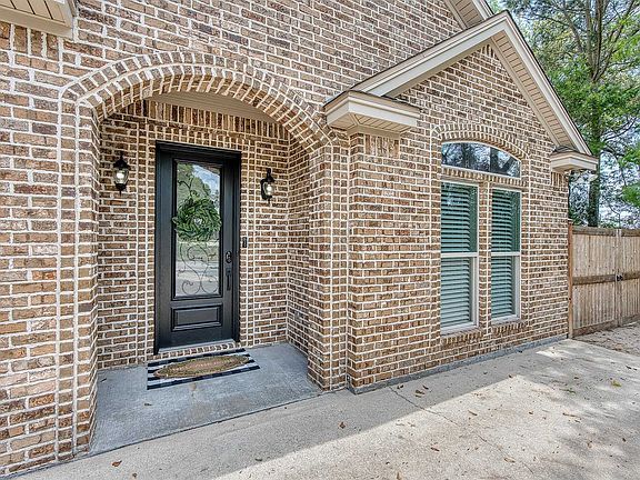 4th image of 1000 Charlotte Ln