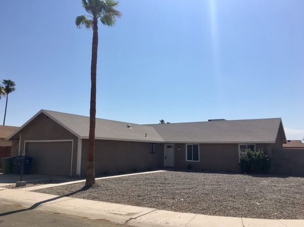 2425 S Kathleen Ave