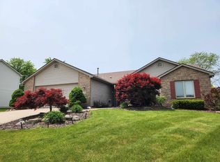 8927 Goshawk Ln, Fort Wayne, IN 46825